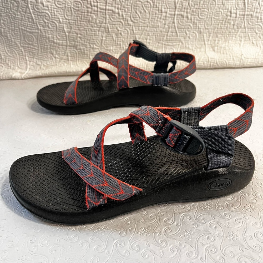 Chaco Women Size 10 Z1 Classic Sandals Hiking River Sporty Shoes Black Red Beach